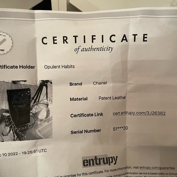 Chanel vintage patent cell phone holder - Picture 12 of 13